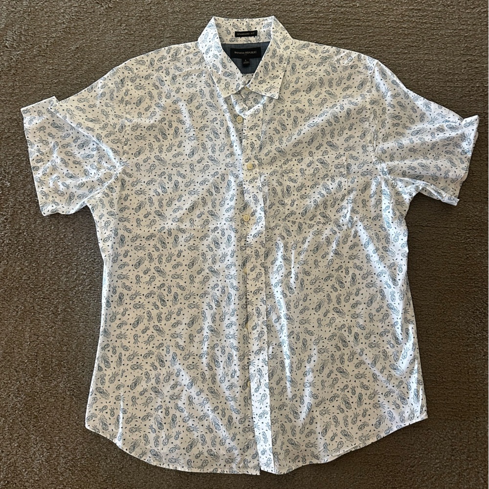 Banana Republic White and Blue Pineapple Men's Shirt